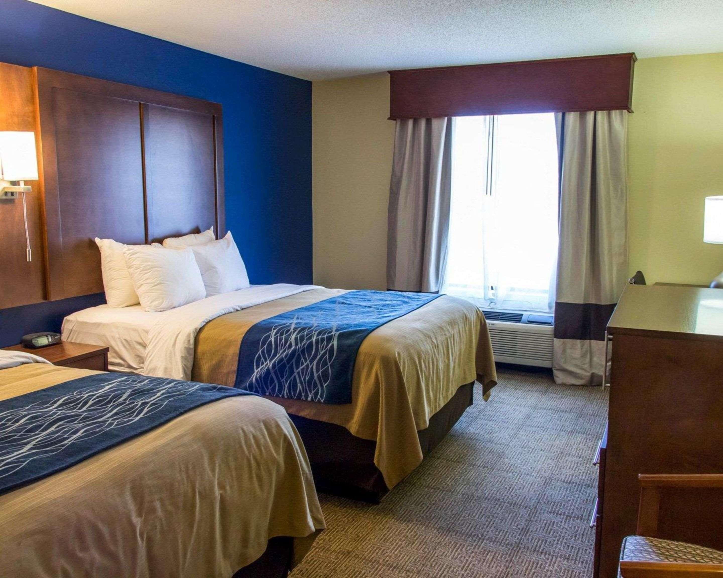 Comfort Inn & Suites Statesboro - University Area Exterior photo